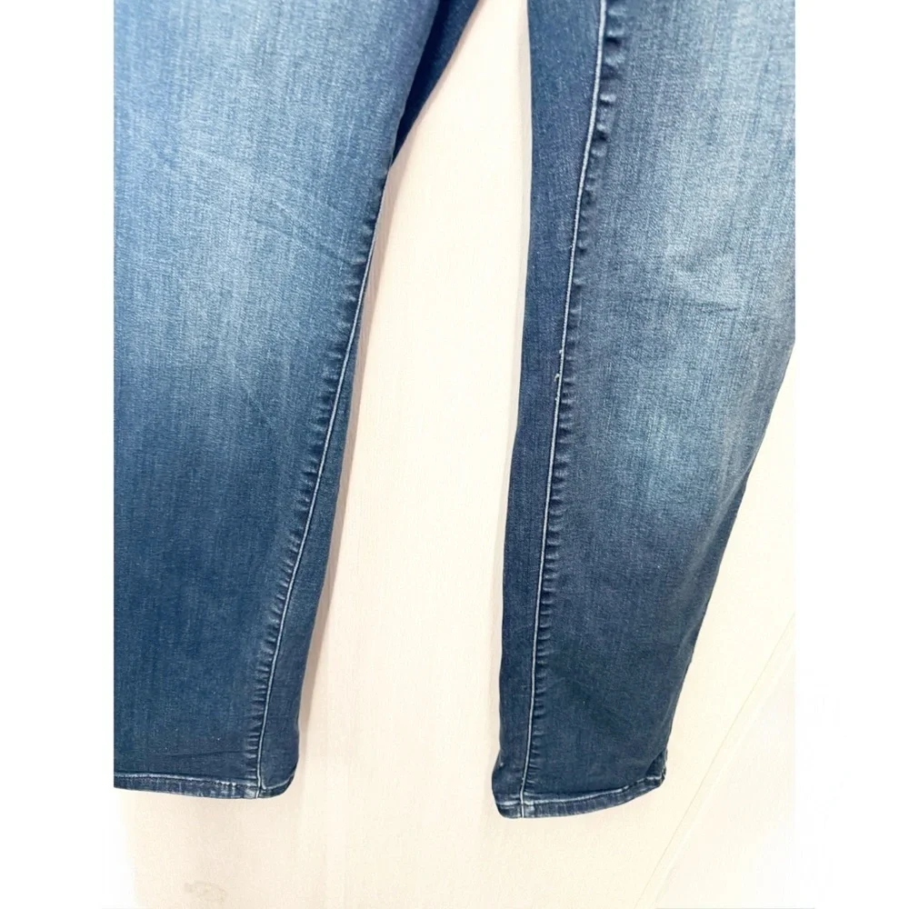 Torrid Pull-On Boyfriend Straight Mid-Rise Medium Wash Jeans, Size 1XT